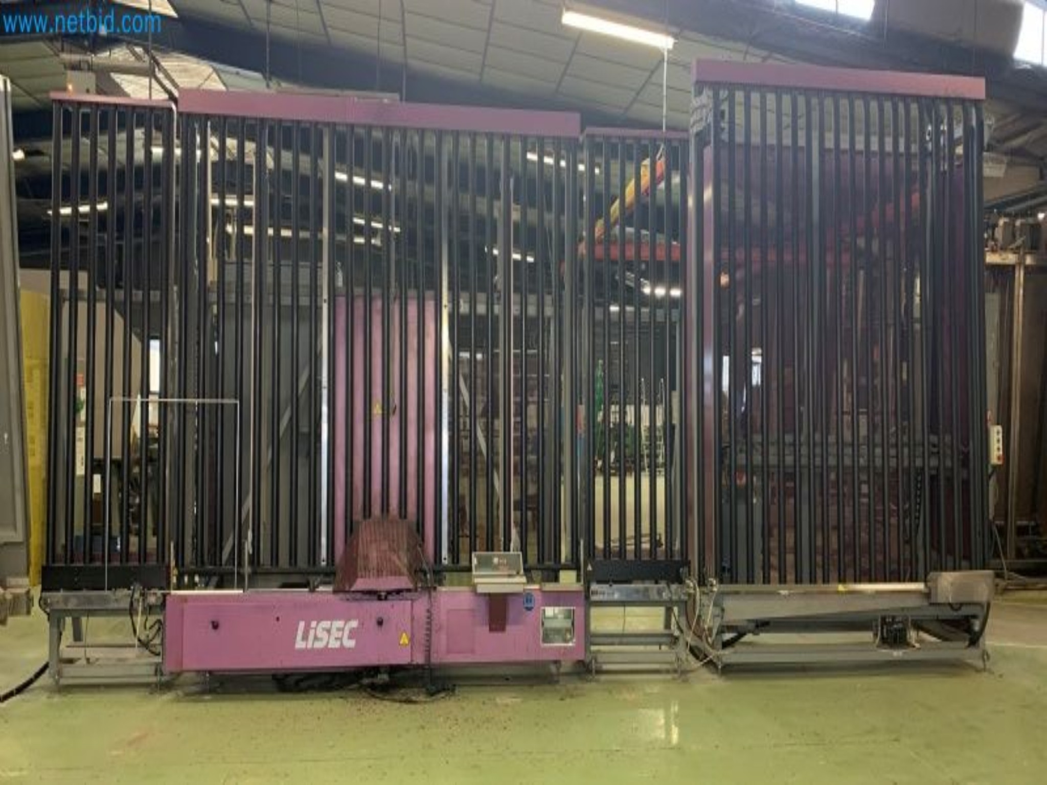 Sale of a complete warehouse of machinery for the glass industry in Spain-3