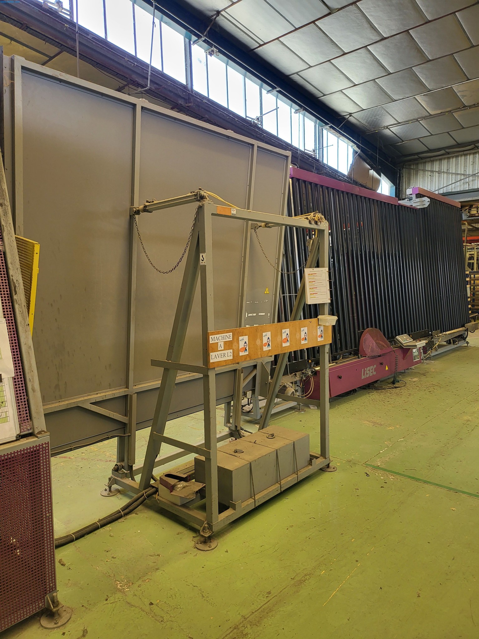 Sale of a complete warehouse of machinery for the glass industry in Spain-45