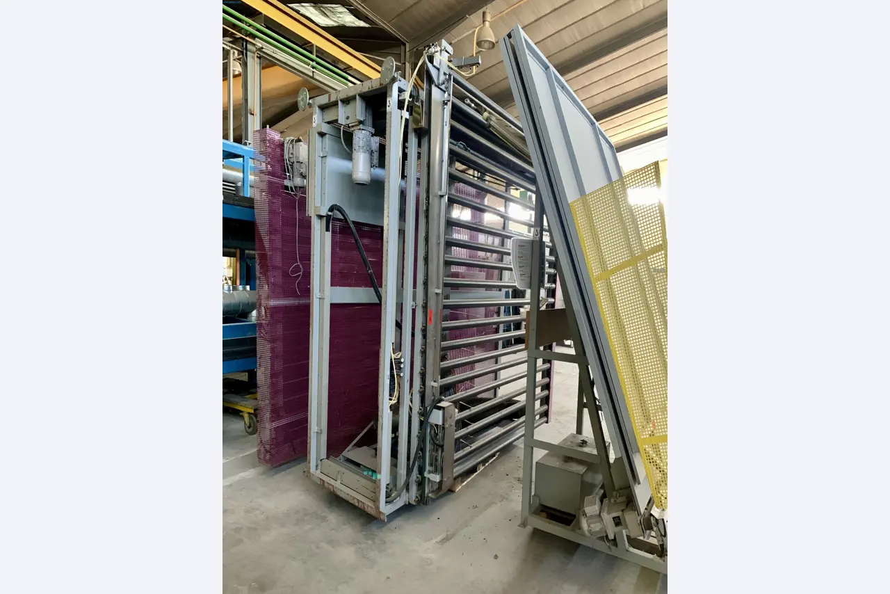 Sale of a complete warehouse of machinery for the glass industry in Spain-50