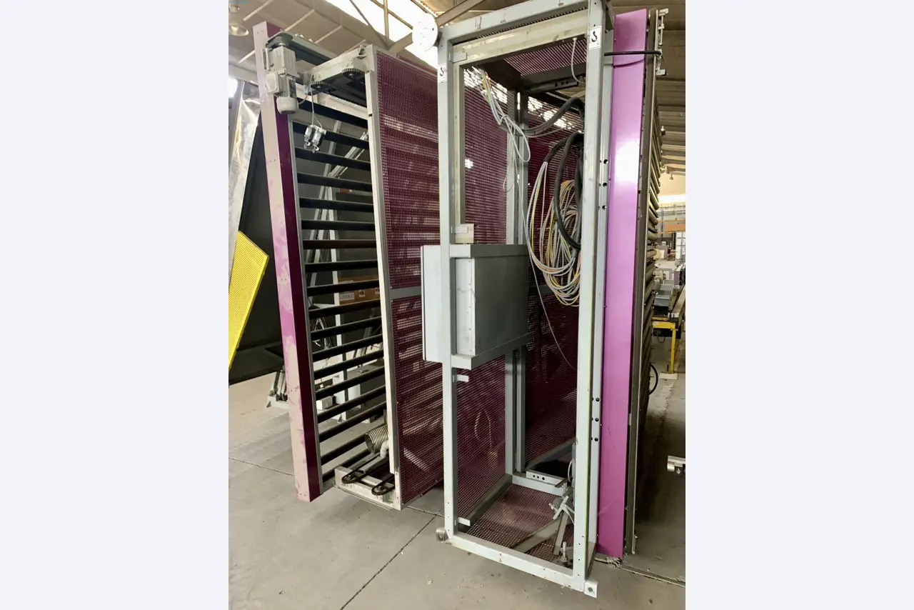 Sale of a complete warehouse of machinery for the glass industry in Spain-52