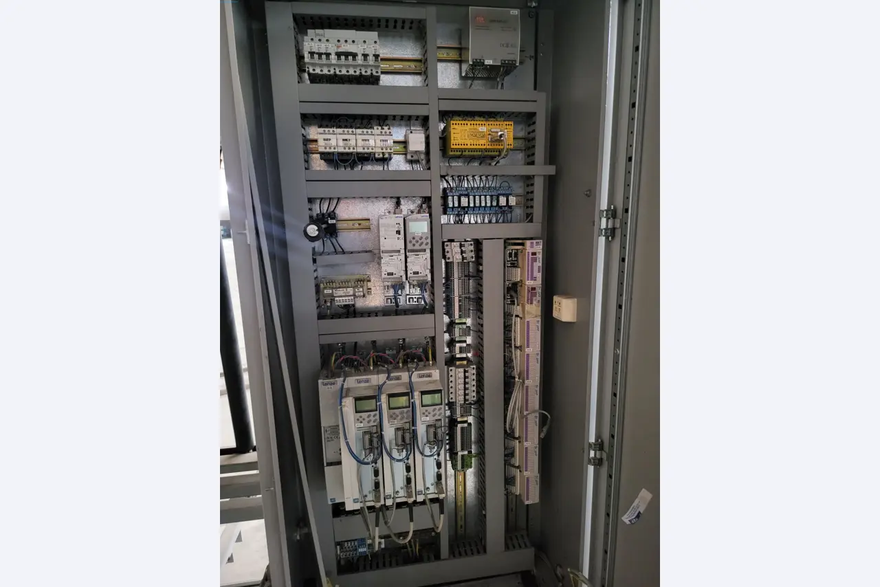 Sale of a complete warehouse of machinery for the glass industry in Spain-8