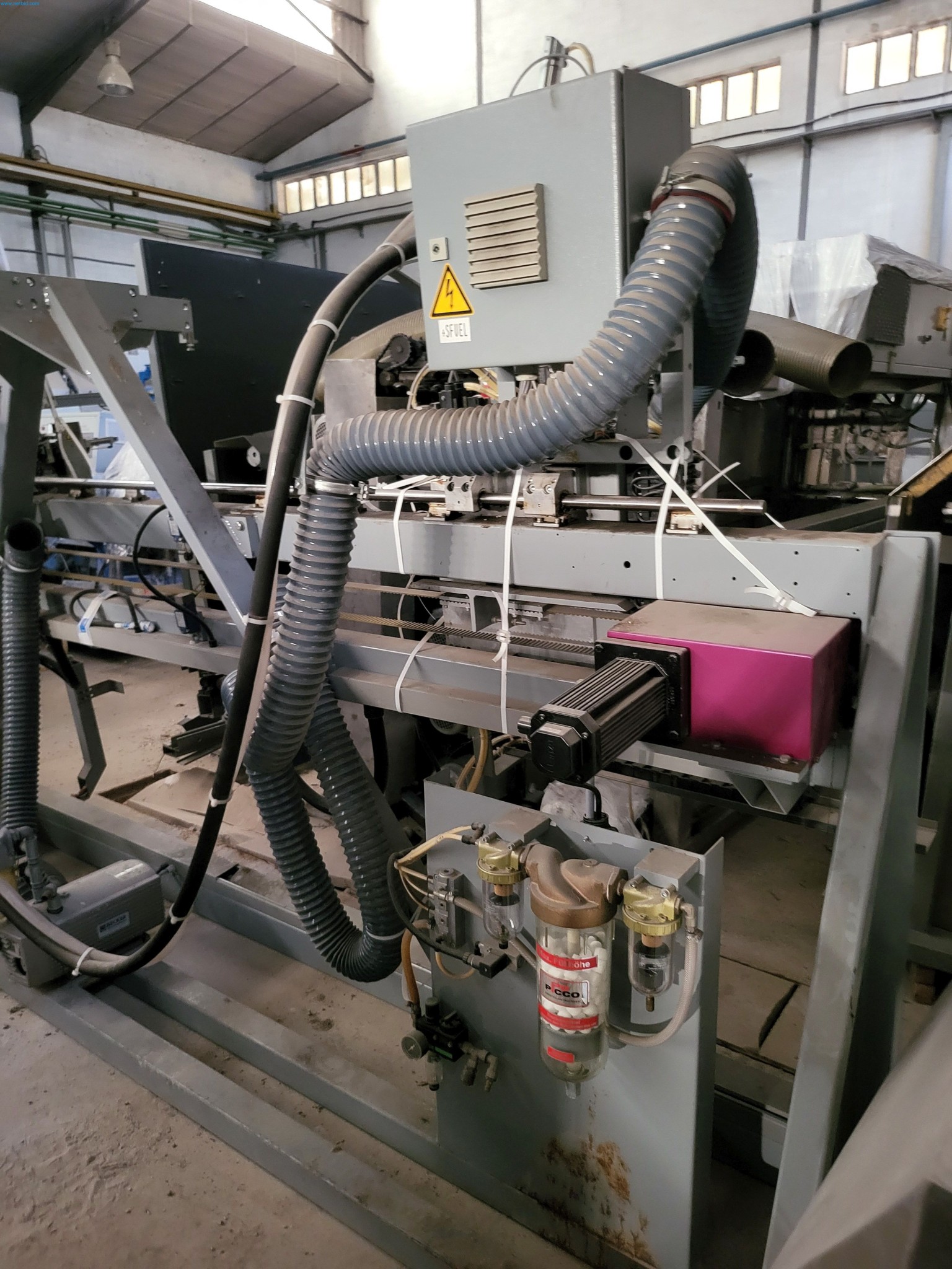 Sale of a complete warehouse of machinery for the glass industry in Spain-4