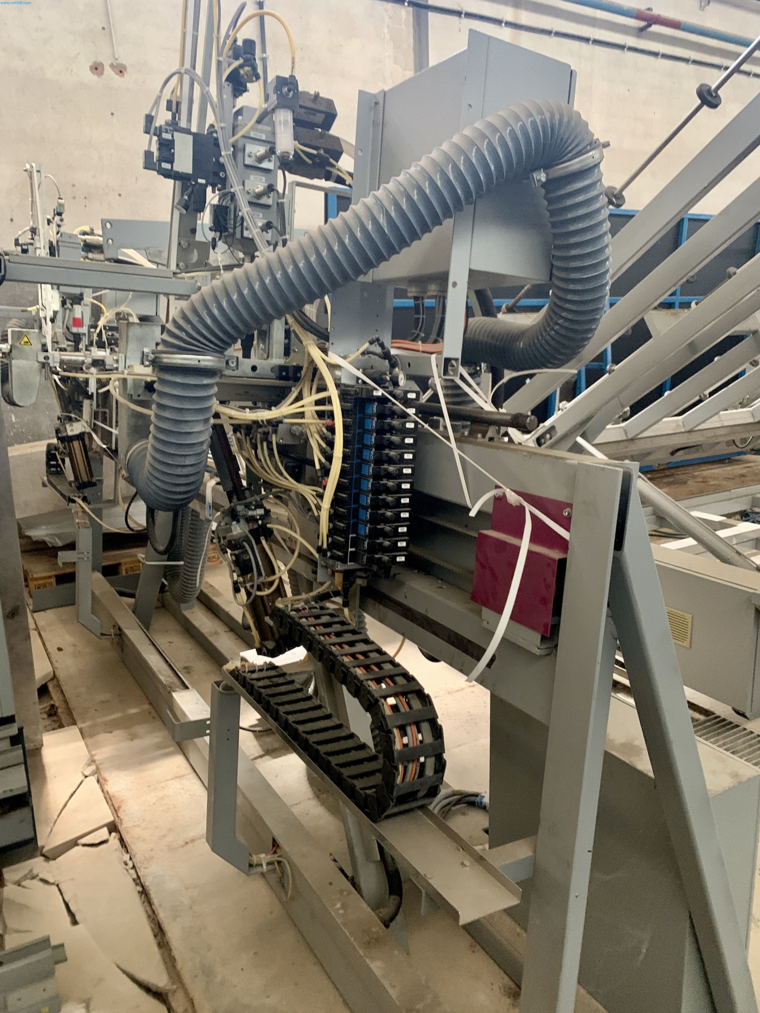 Sale of a complete warehouse of machinery for the glass industry in Spain-6