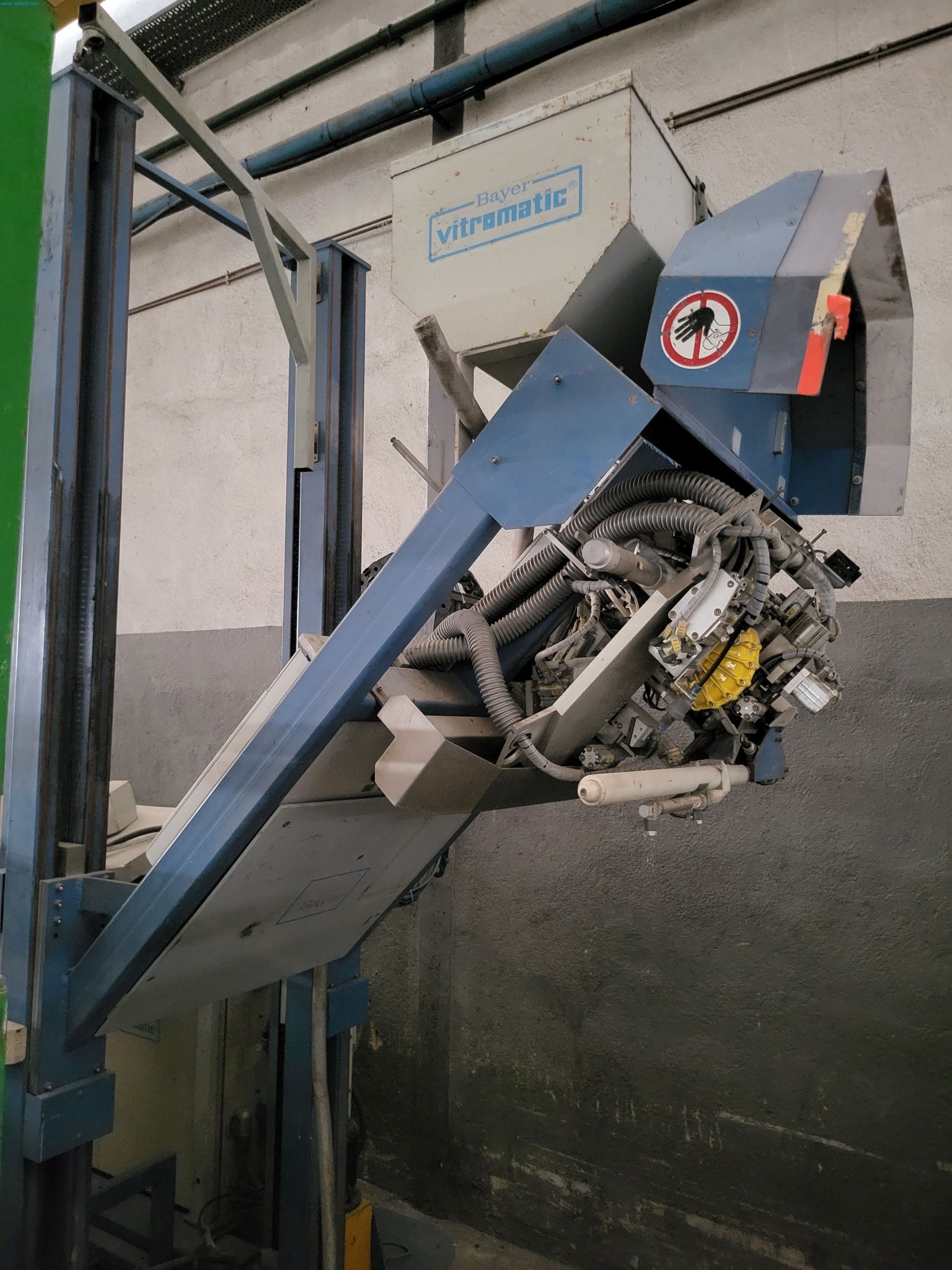 Sale of a complete warehouse of machinery for the glass industry in Spain-3