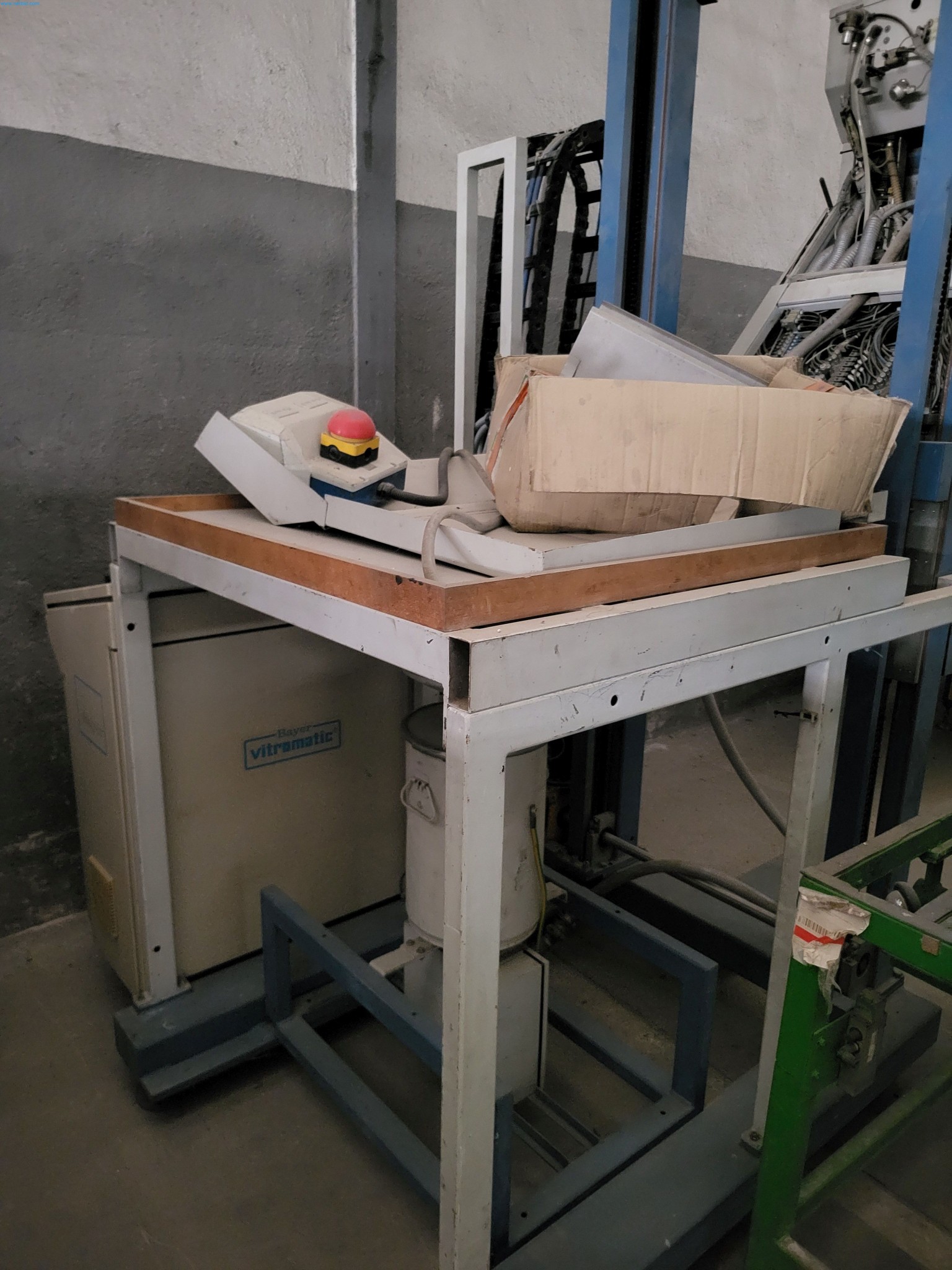 Sale of a complete warehouse of machinery for the glass industry in Spain-4