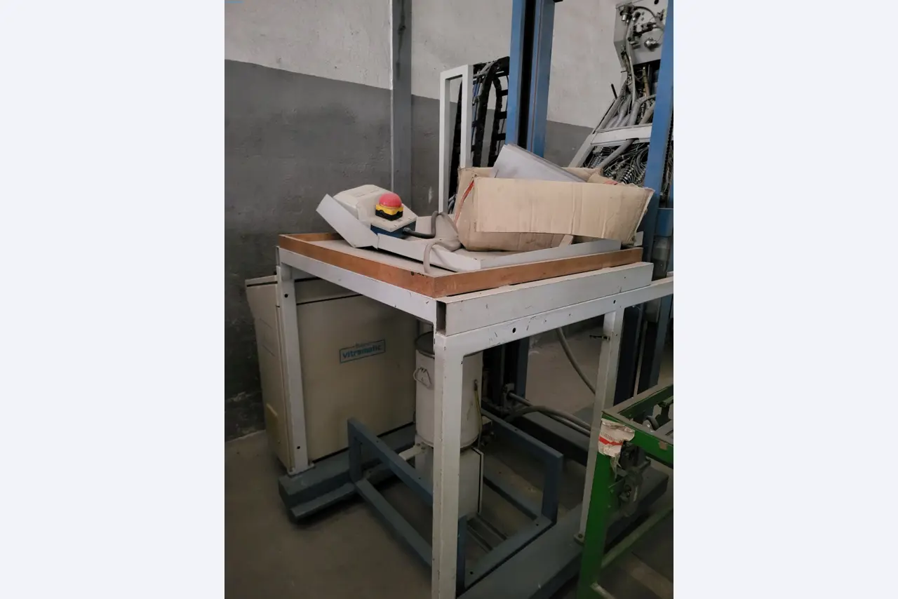 Sale of a complete warehouse of machinery for the glass industry in Spain-4