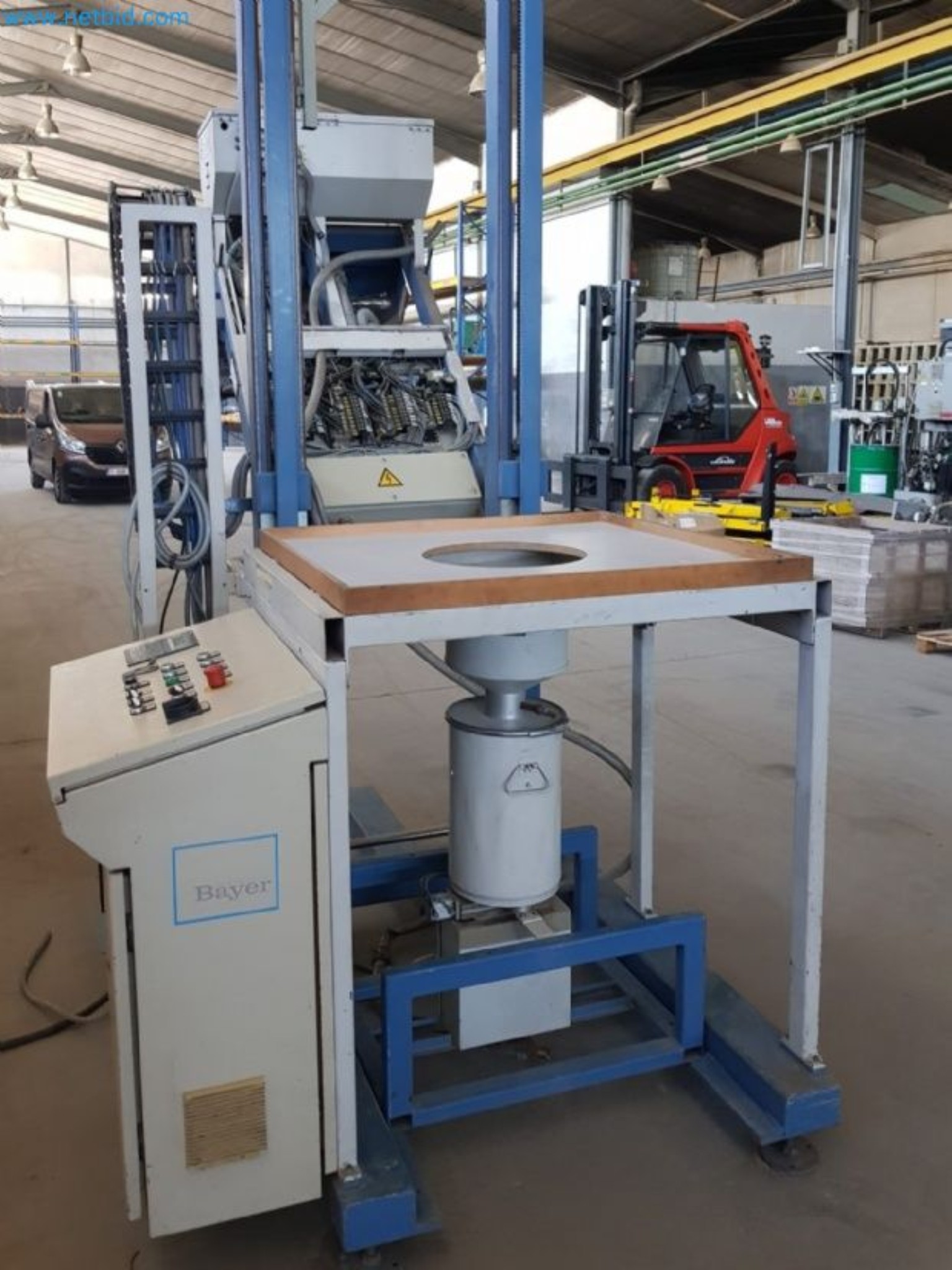 Sale of a complete warehouse of machinery for the glass industry in Spain-5