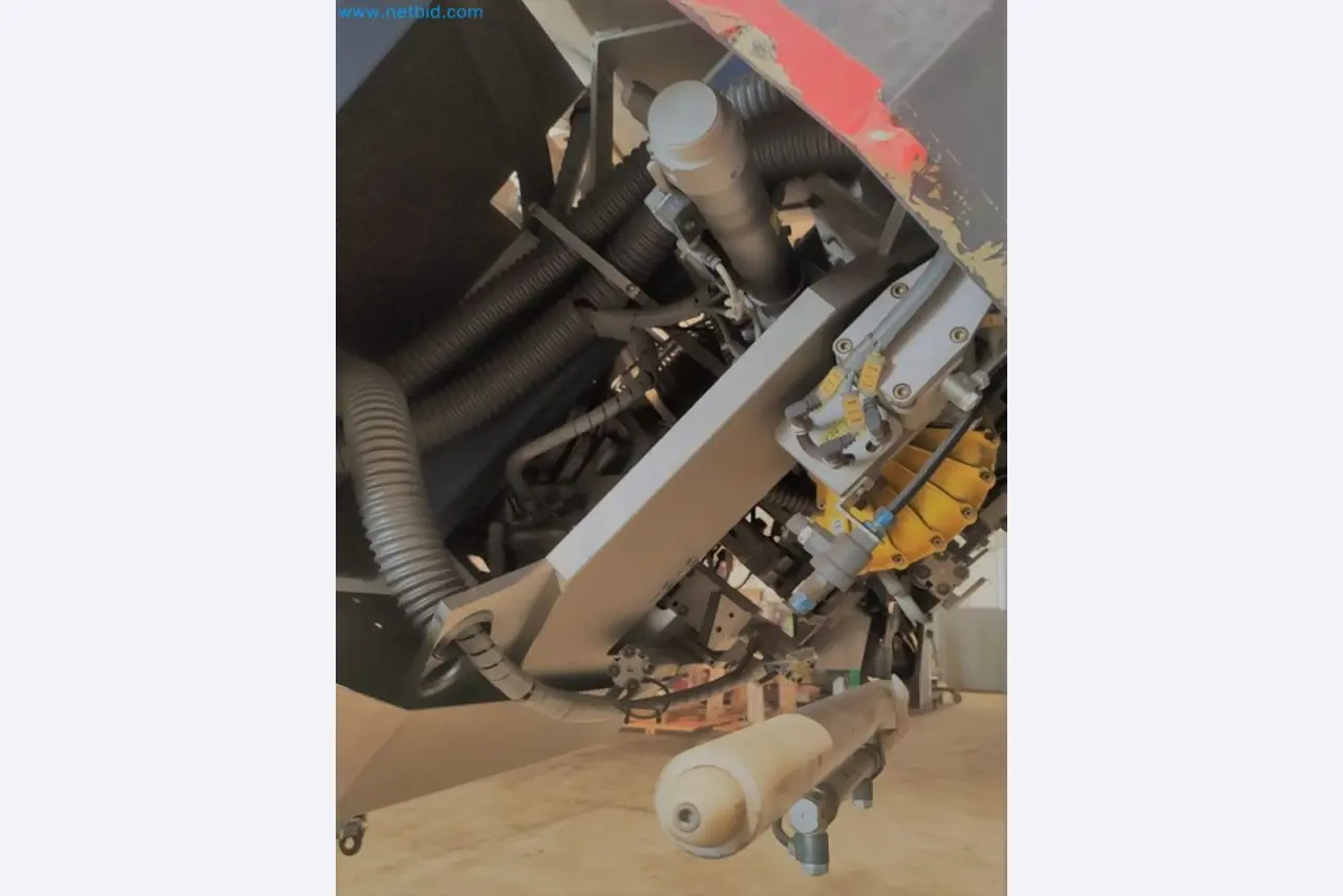 Sale of a complete warehouse of machinery for the glass industry in Spain-7