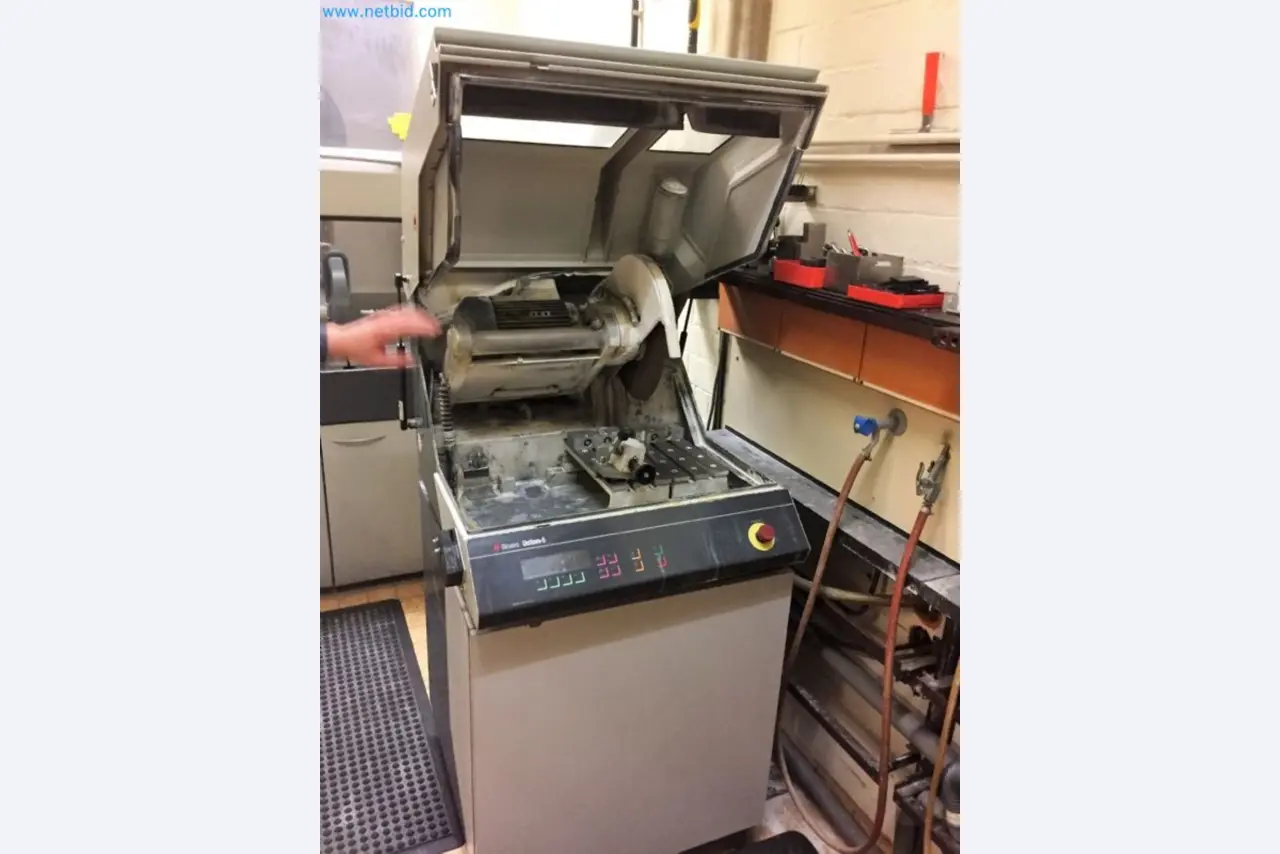 Sale of a complete warehouse of machinery for the glass industry in Spain-12