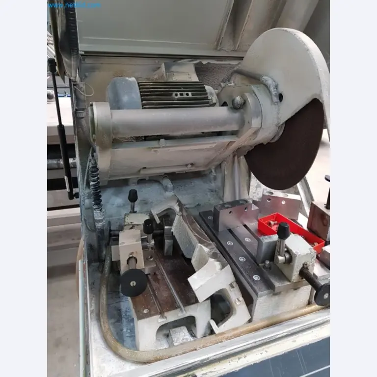 Sale of a complete warehouse of machinery for the glass industry in Spain-14