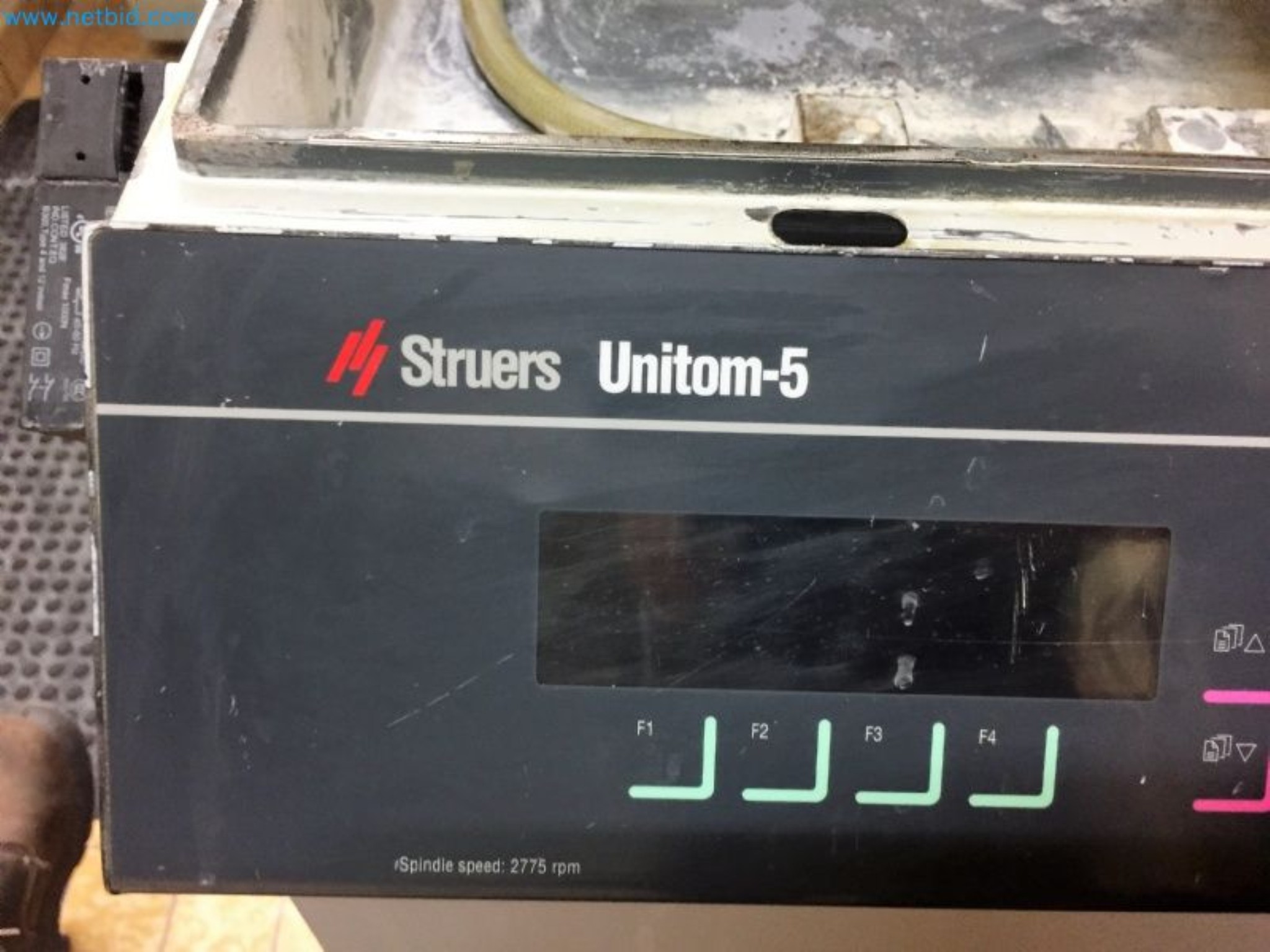 Sale of a complete warehouse of machinery for the glass industry in Spain-15