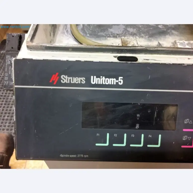 Sale of a complete warehouse of machinery for the glass industry in Spain-15