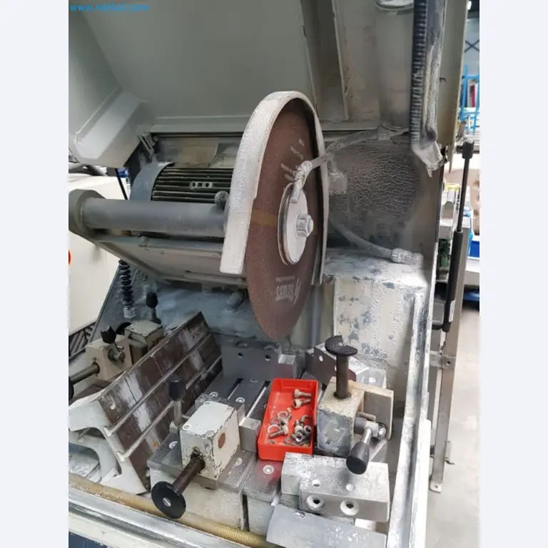 Sale of a complete warehouse of machinery for the glass industry in Spain-17