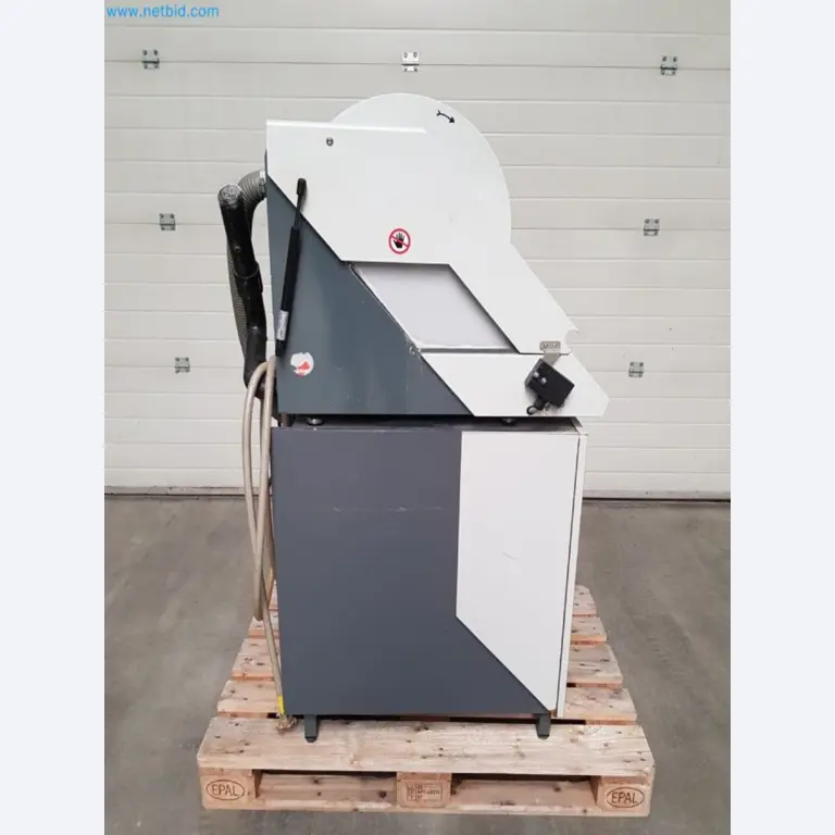 Sale of a complete warehouse of machinery for the glass industry in Spain-2