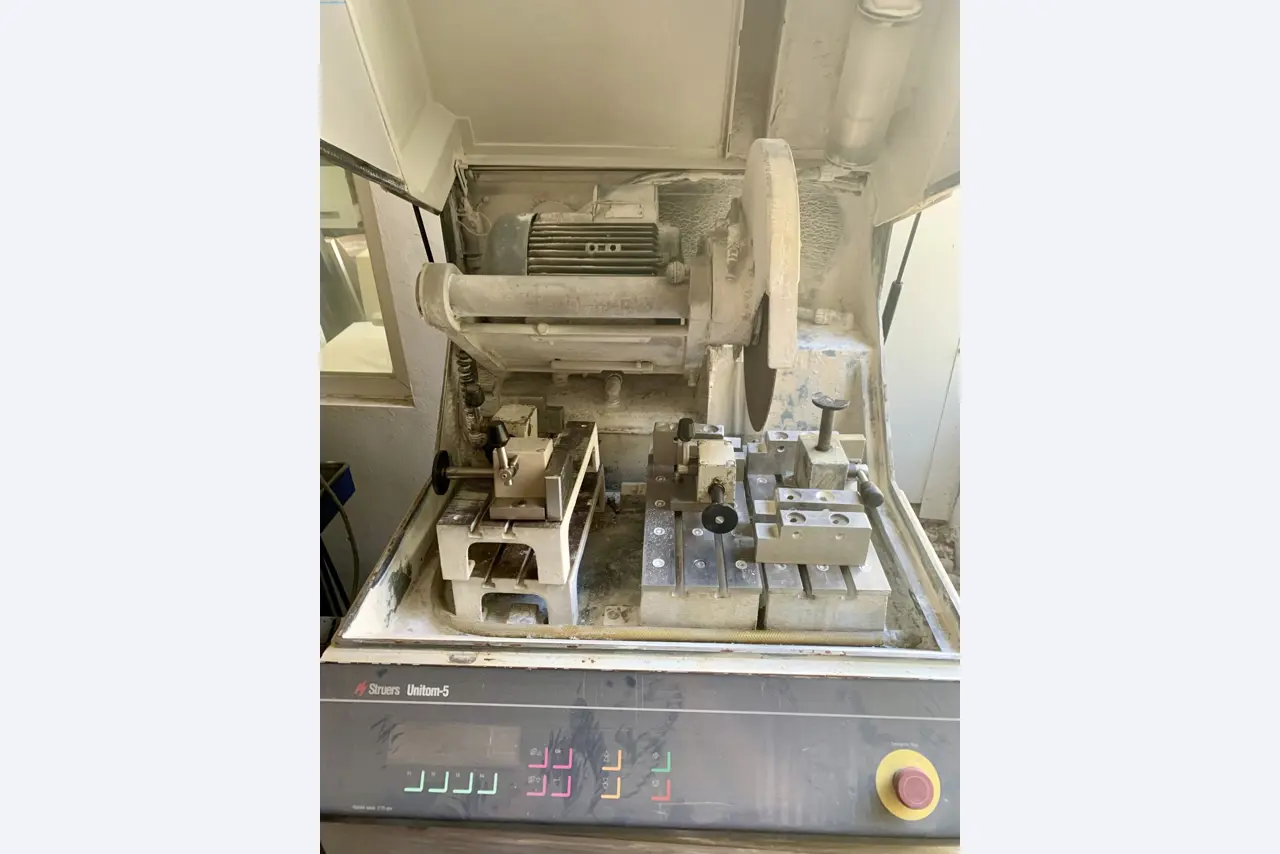 Sale of a complete warehouse of machinery for the glass industry in Spain-4