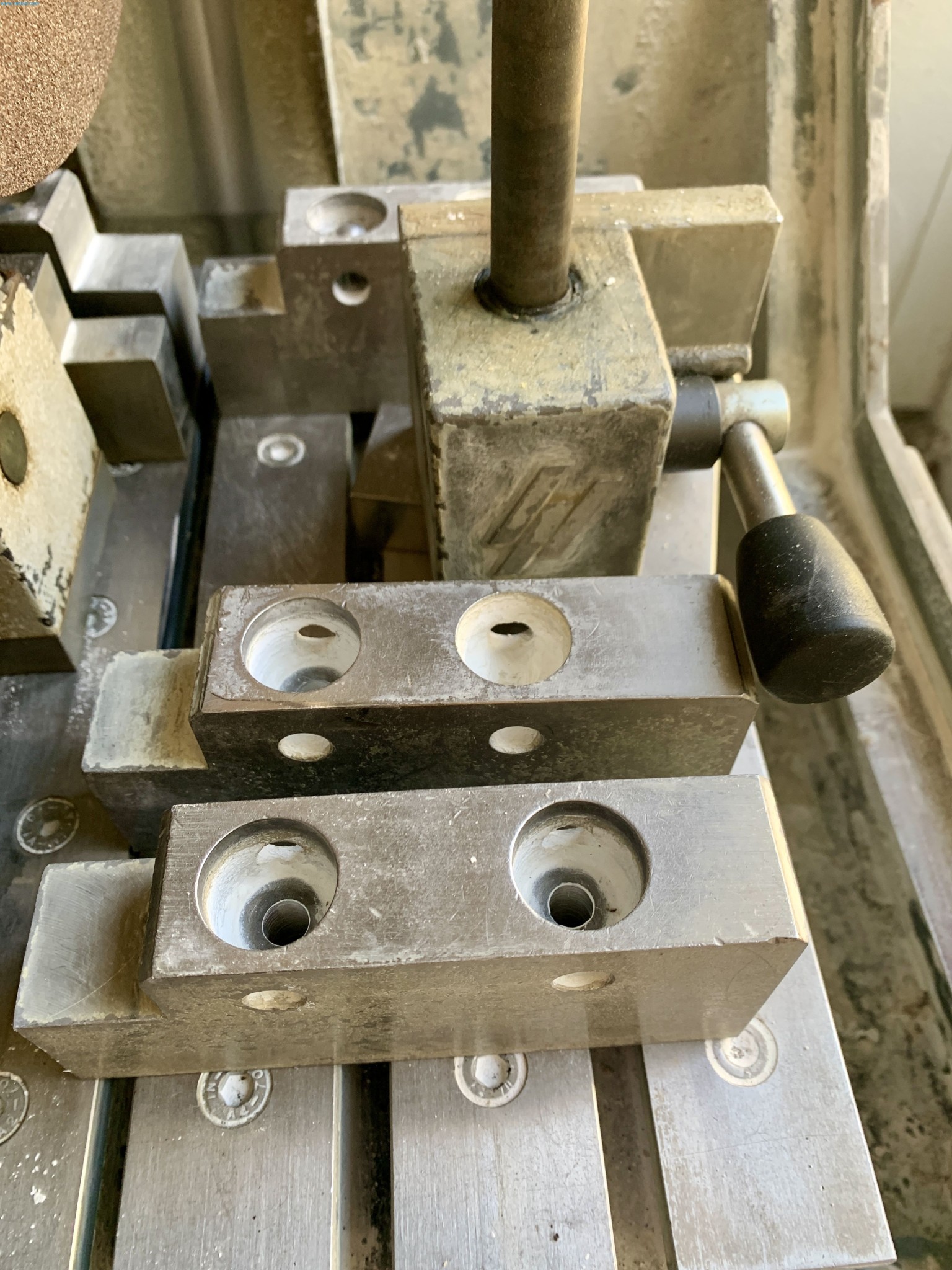 Sale of a complete warehouse of machinery for the glass industry in Spain-6