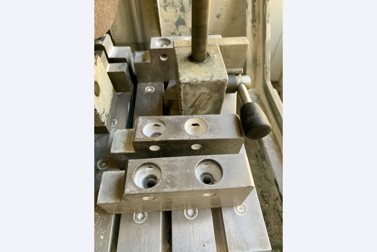 Sale of a complete warehouse of machinery for the glass industry in Spain-6