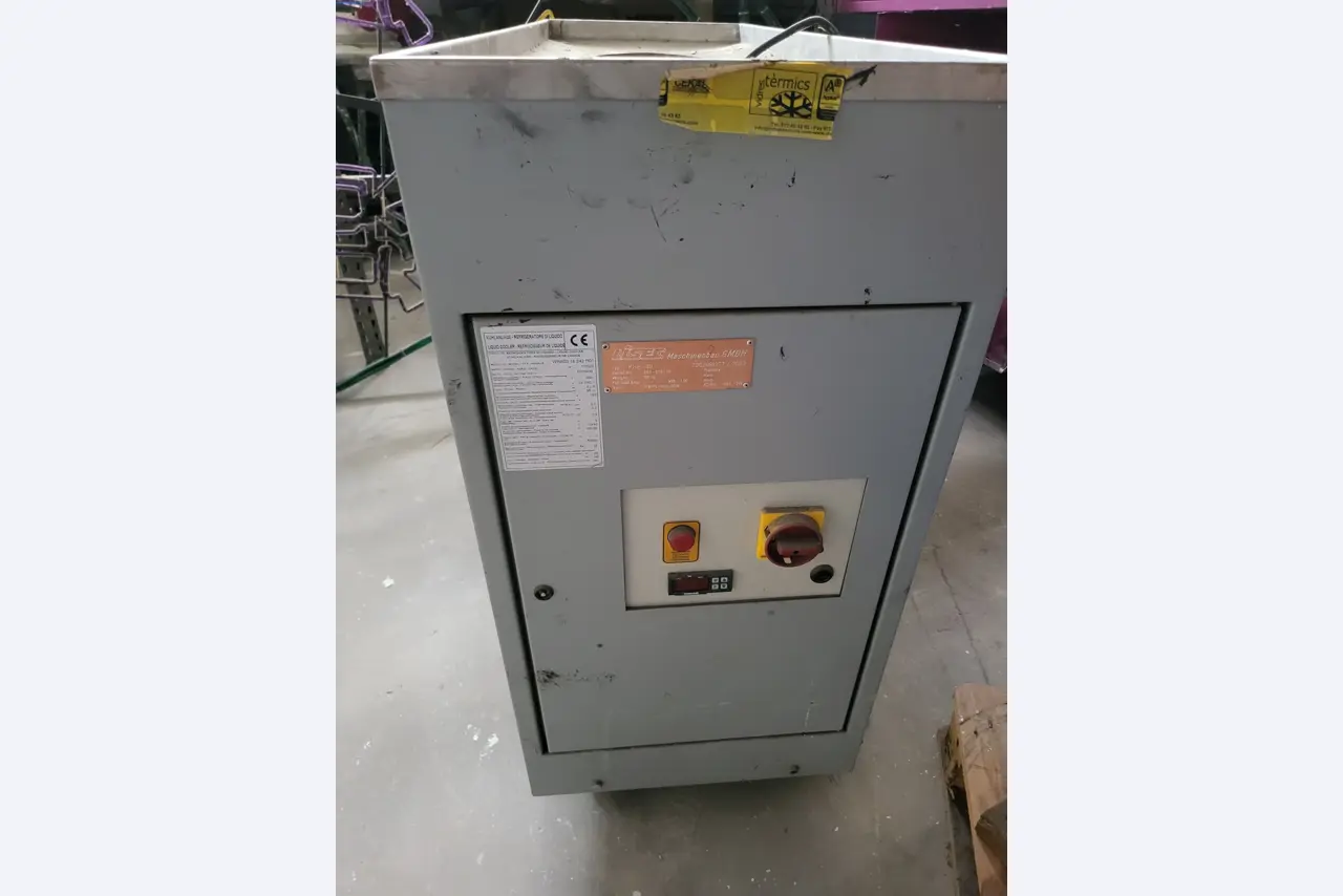 Sale of a complete warehouse of machinery for the glass industry in Spain-1