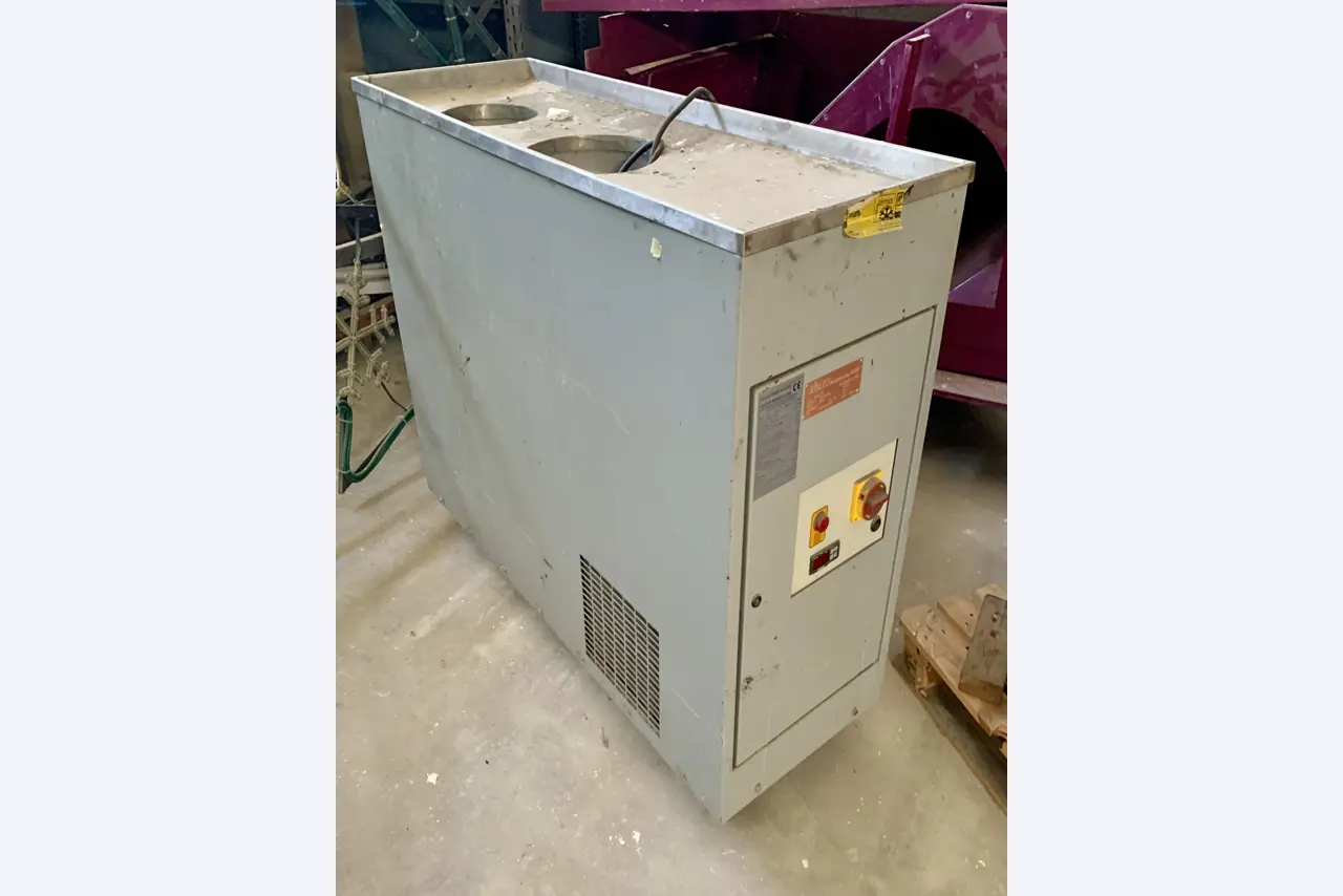 Sale of a complete warehouse of machinery for the glass industry in Spain-3