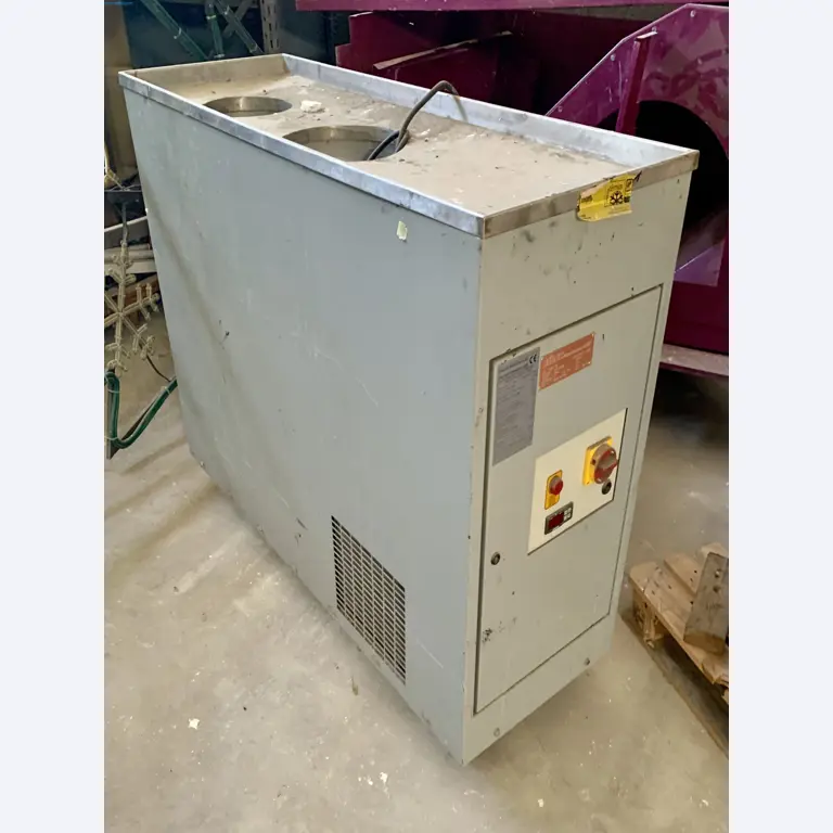 Sale of a complete warehouse of machinery for the glass industry in Spain-3