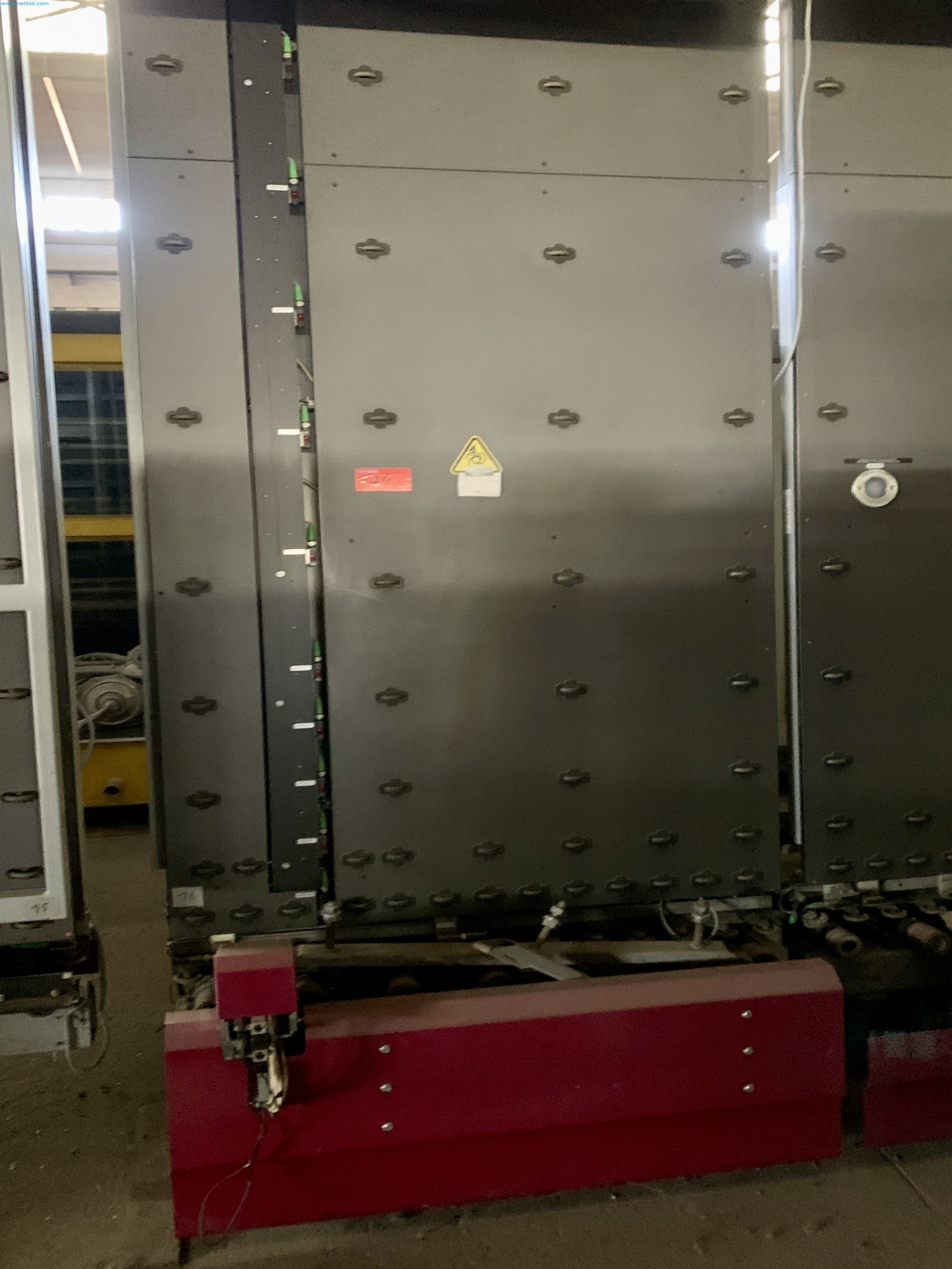 Sale of a complete warehouse of machinery for the glass industry in Spain-6