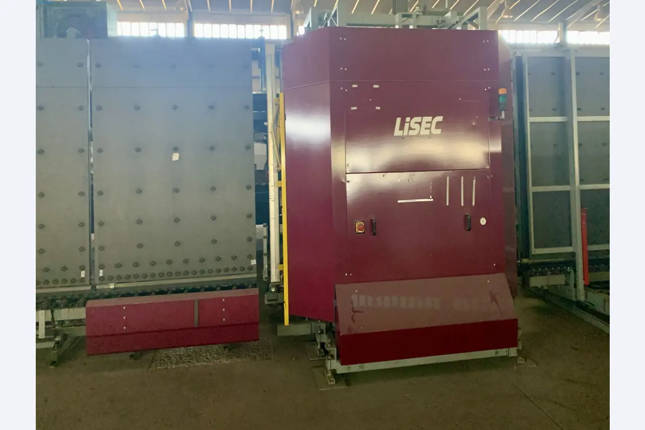 Sale of a complete warehouse of machinery for the glass industry in Spain-8