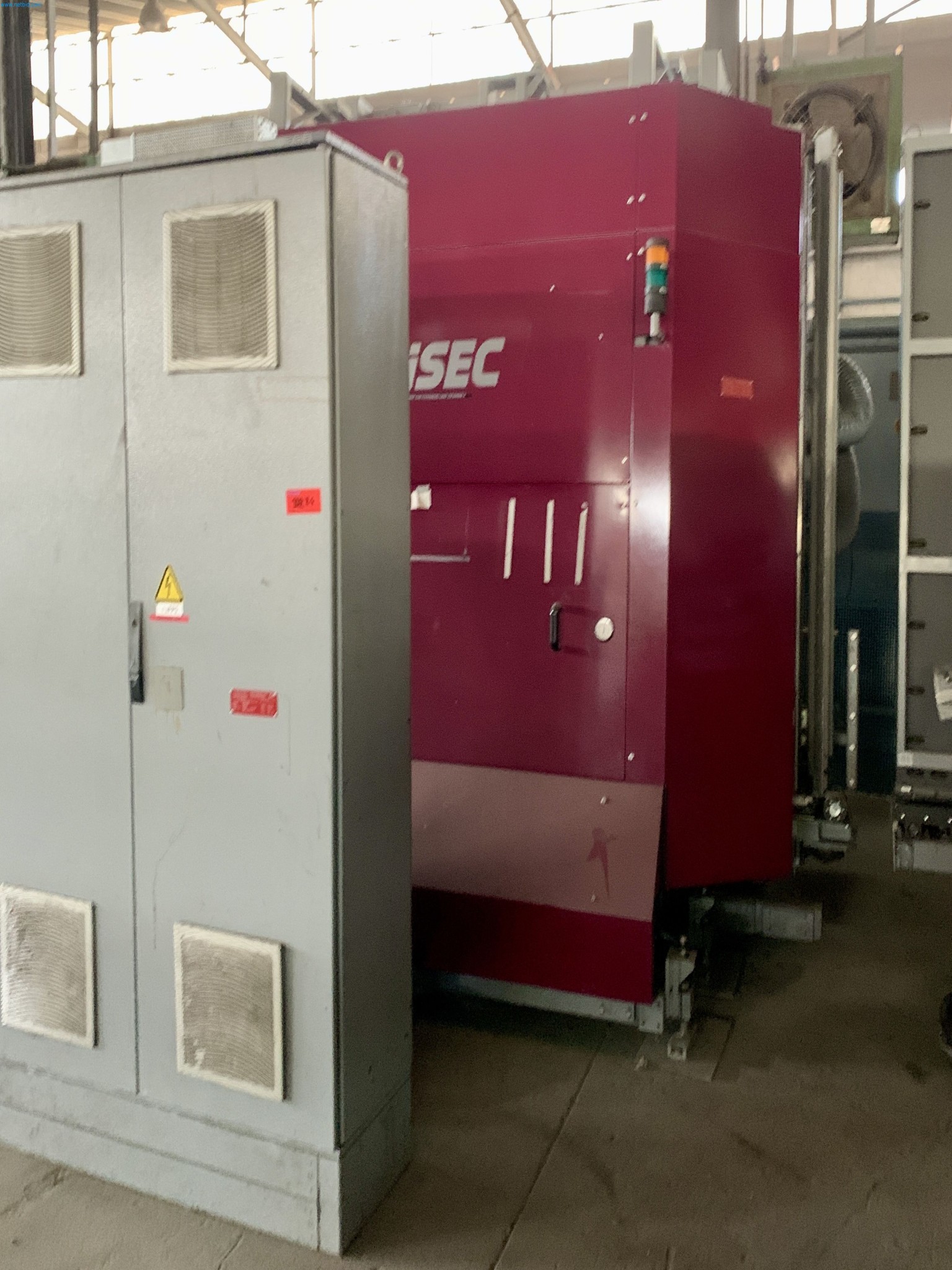 Sale of a complete warehouse of machinery for the glass industry in Spain-9