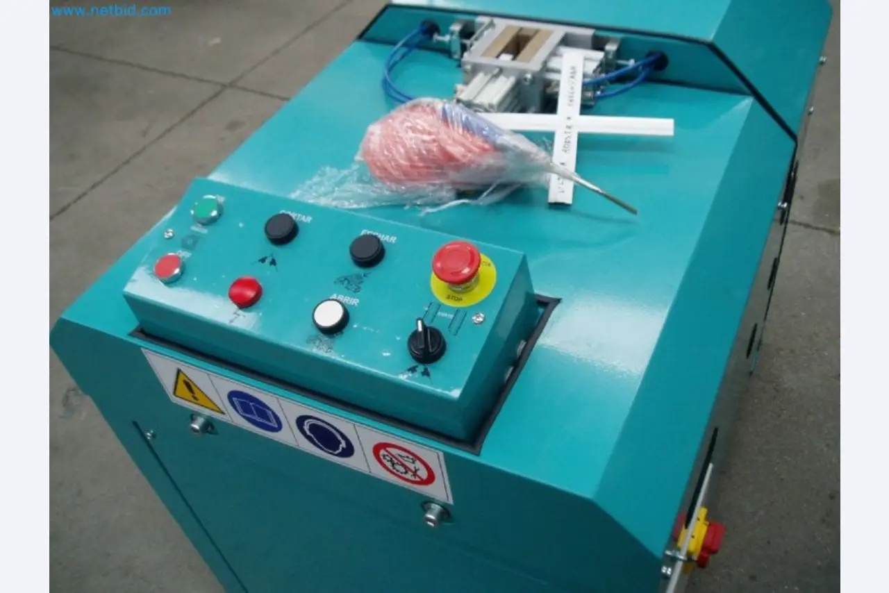 Sale of a complete warehouse of machinery for the glass industry in Spain-10