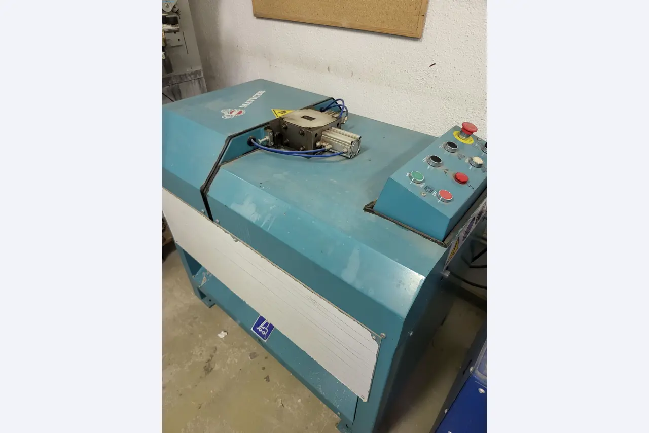 Sale of a complete warehouse of machinery for the glass industry in Spain-5