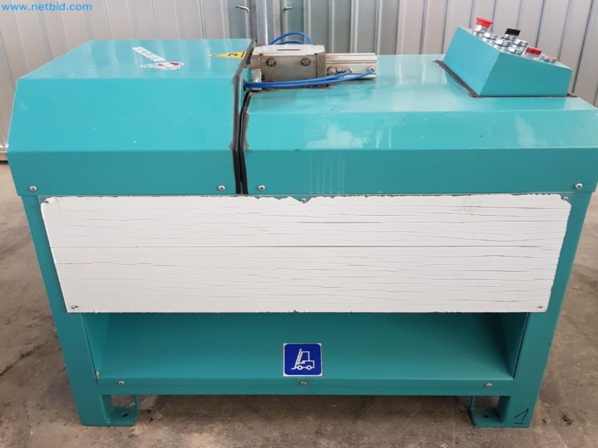 Sale of a complete warehouse of machinery for the glass industry in Spain-6