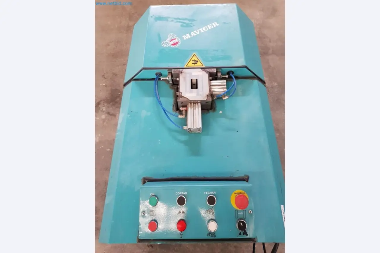 Sale of a complete warehouse of machinery for the glass industry in Spain-7