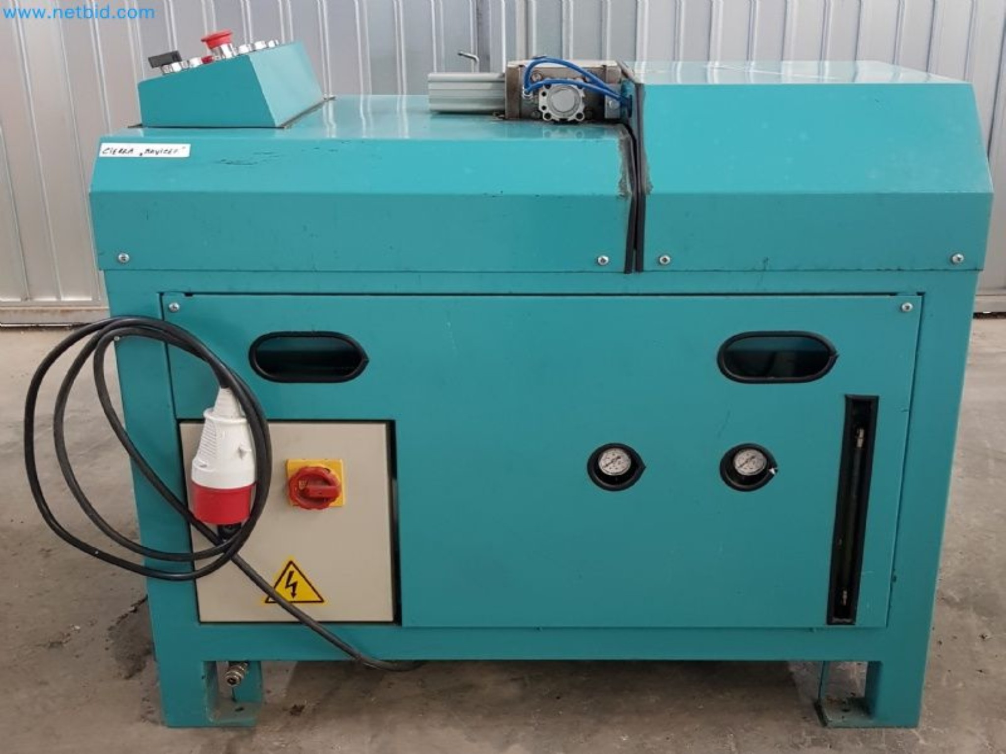 Sale of a complete warehouse of machinery for the glass industry in Spain-8