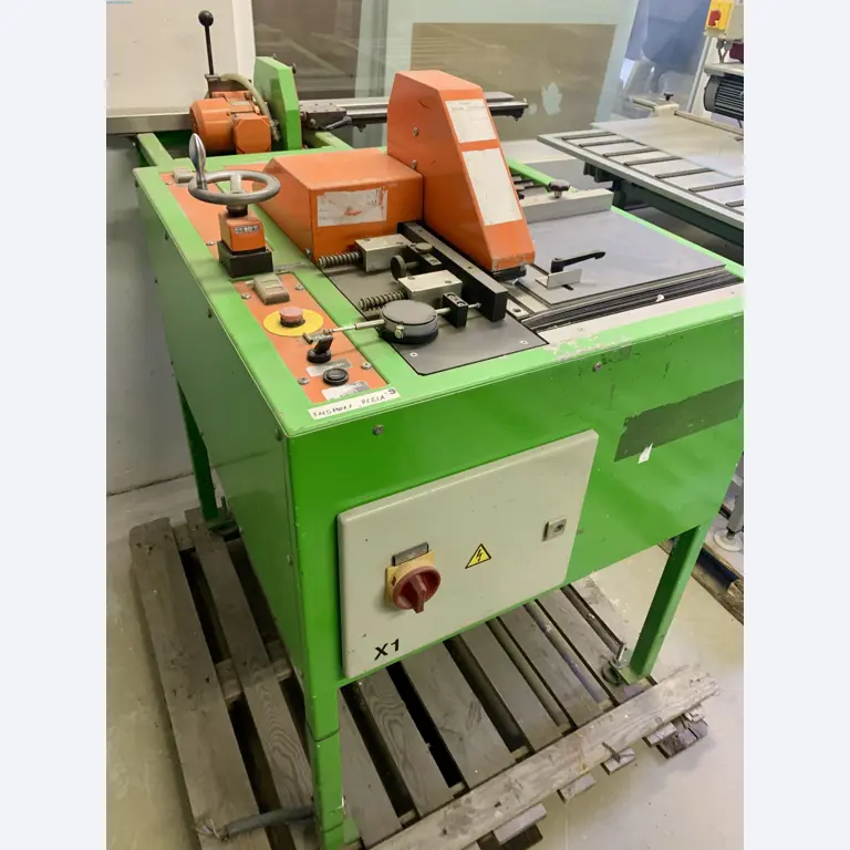 Sale of a complete warehouse of machinery for the glass industry in Spain-10