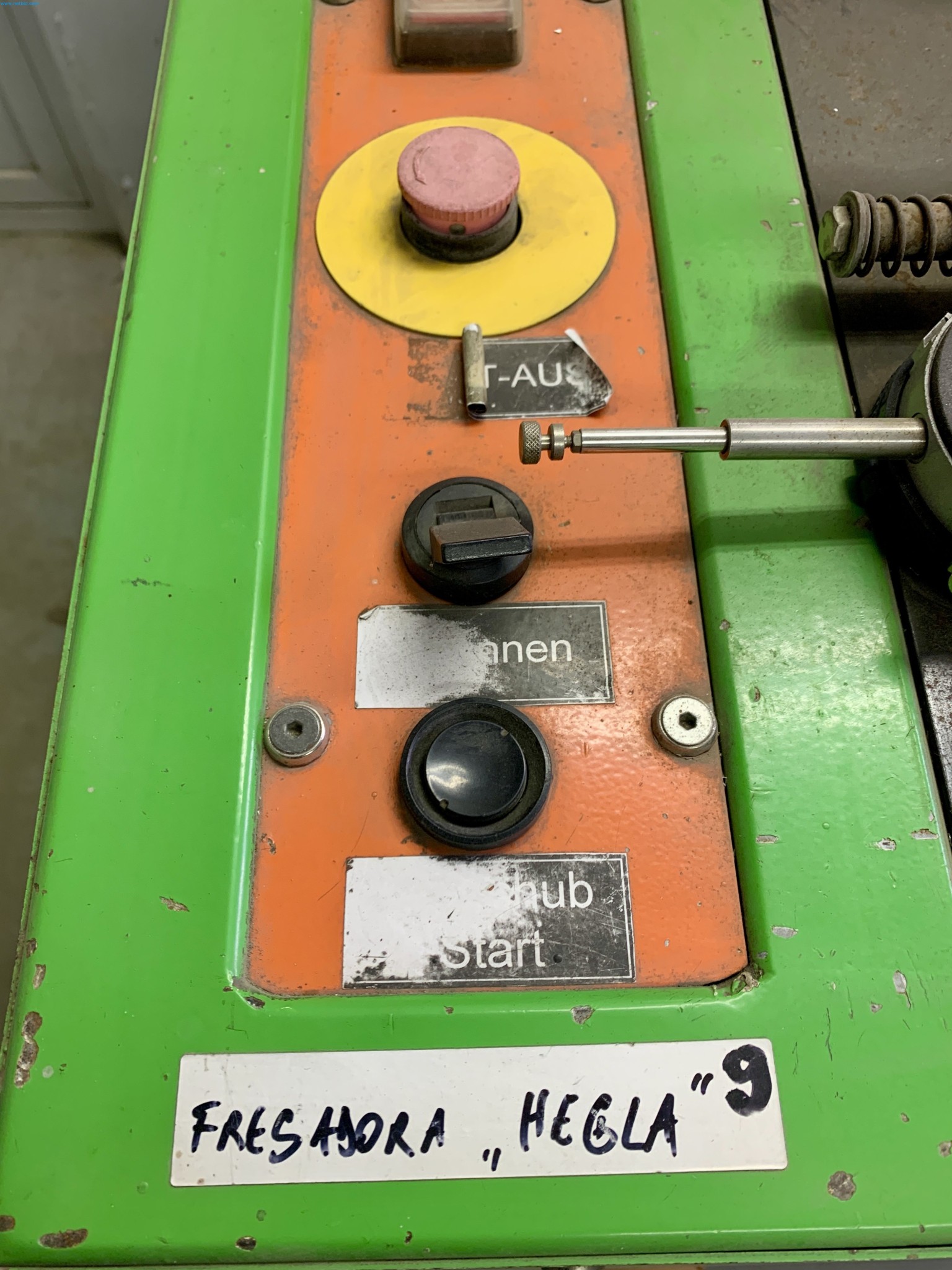 Sale of a complete warehouse of machinery for the glass industry in Spain-13