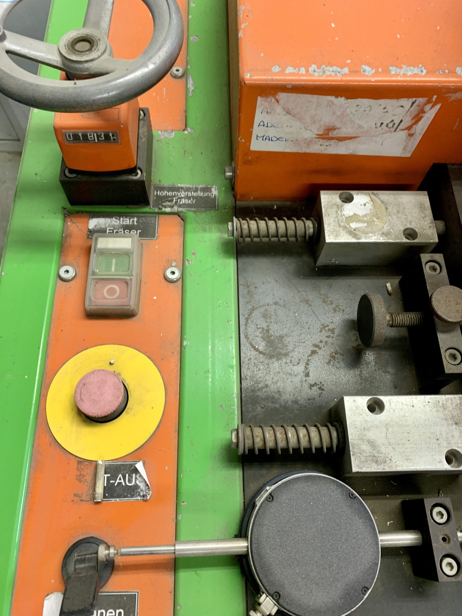 Sale of a complete warehouse of machinery for the glass industry in Spain-14