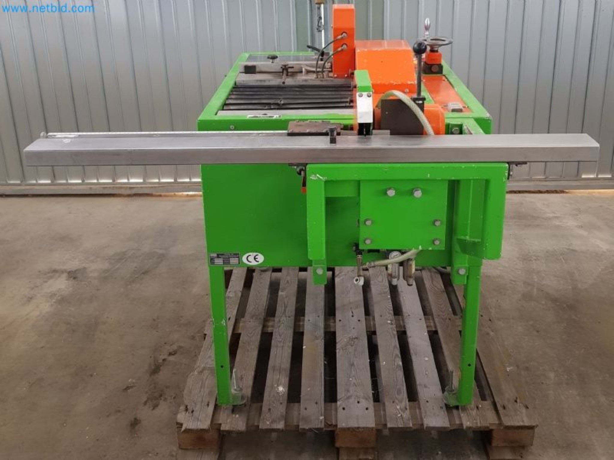 Sale of a complete warehouse of machinery for the glass industry in Spain-2