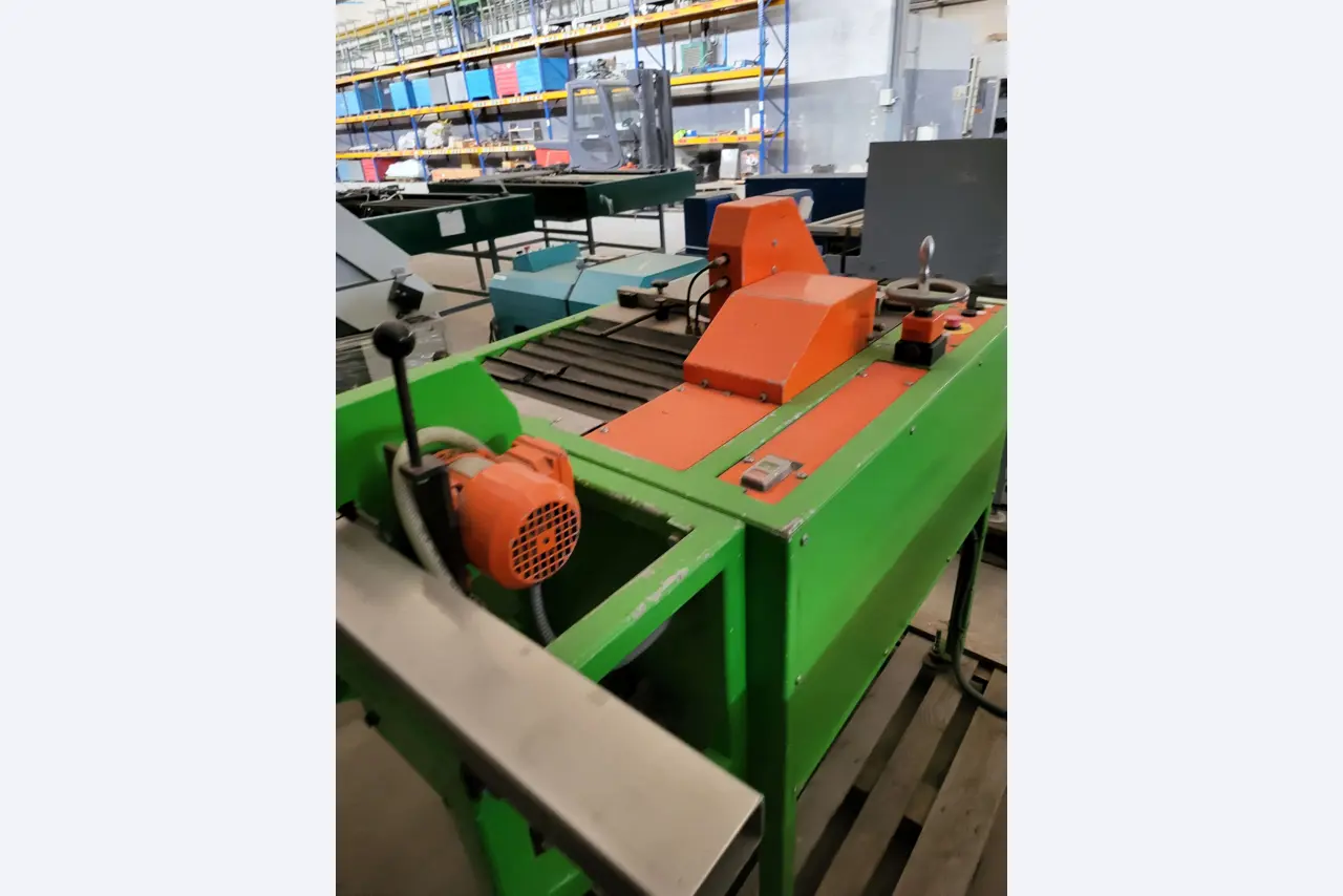 Sale of a complete warehouse of machinery for the glass industry in Spain-4