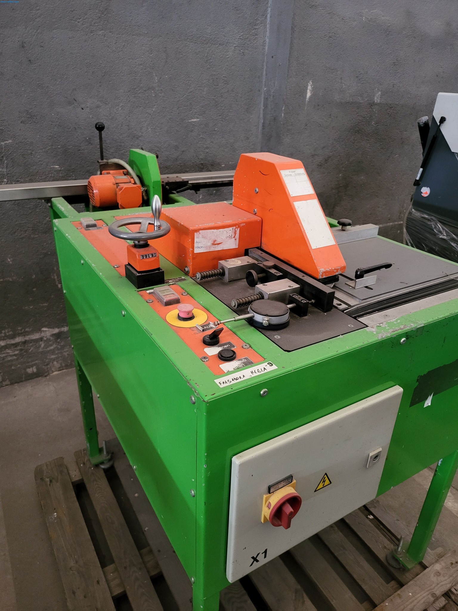 Sale of a complete warehouse of machinery for the glass industry in Spain-7