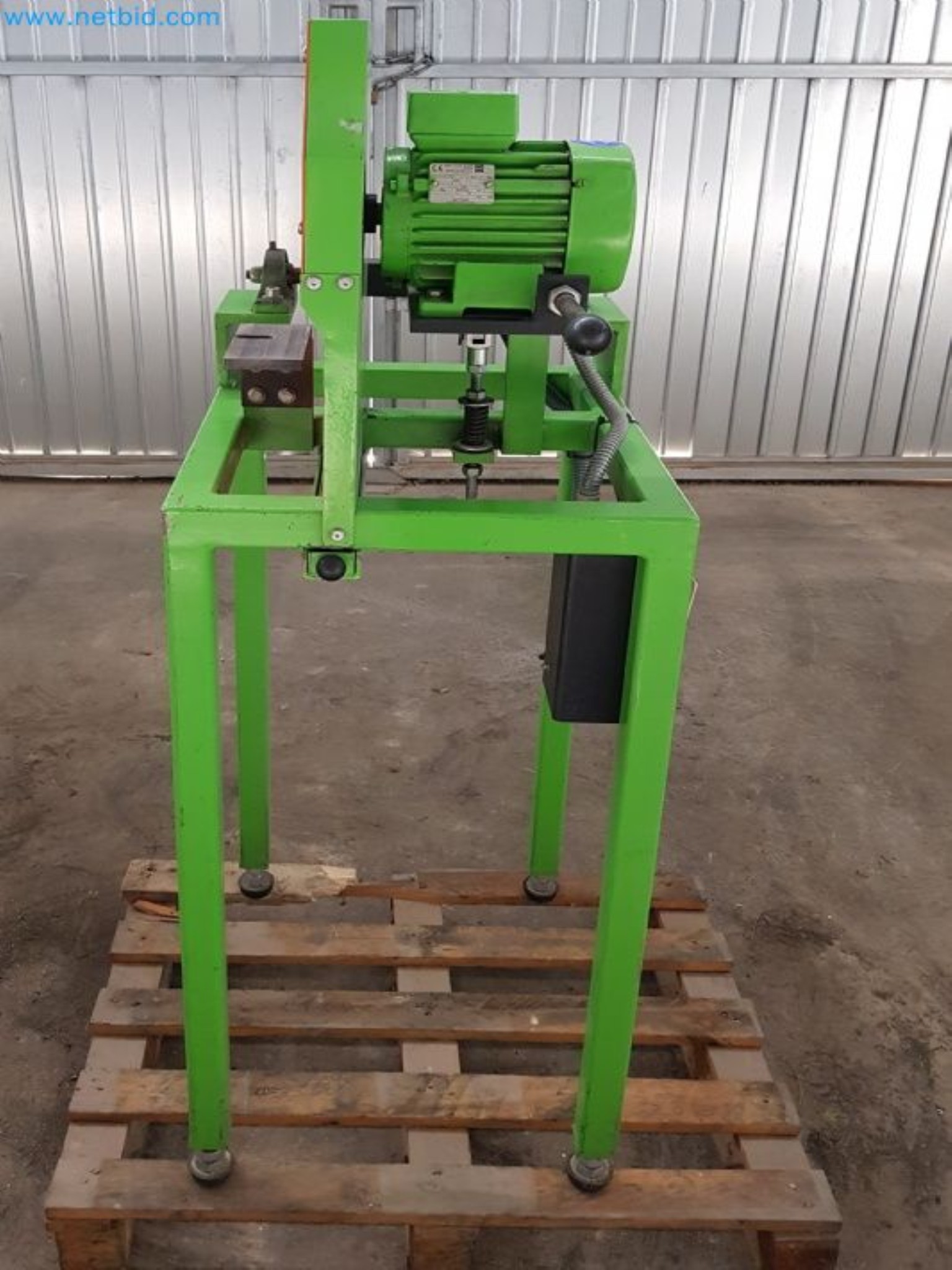 Sale of a complete warehouse of machinery for the glass industry in Spain-1