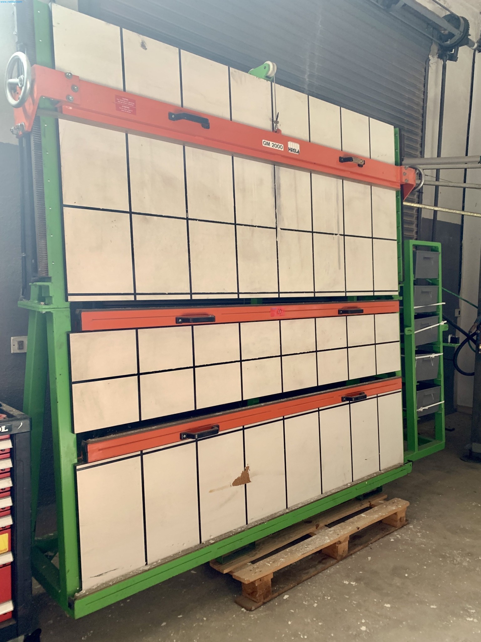 Sale of a complete warehouse of machinery for the glass industry in Spain-3