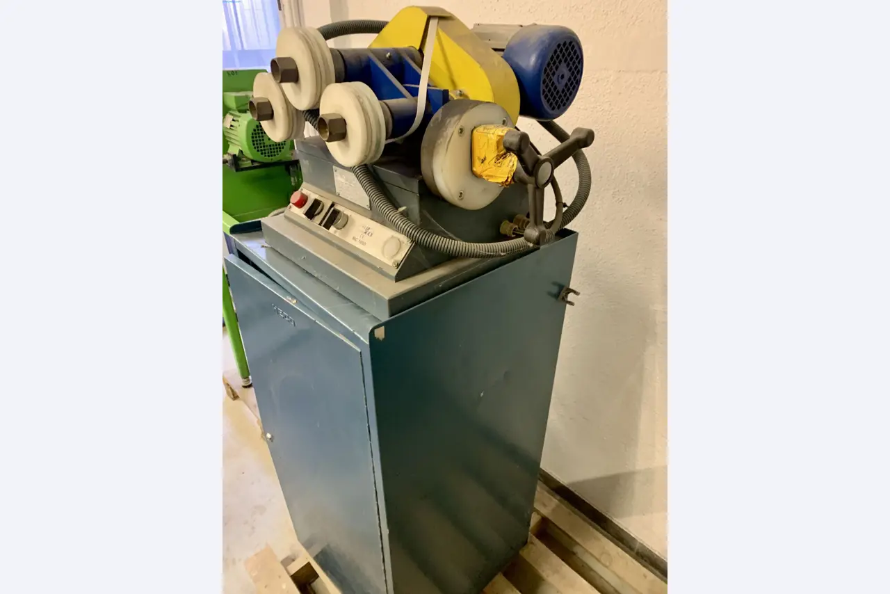 Sale of a complete warehouse of machinery for the glass industry in Spain-5