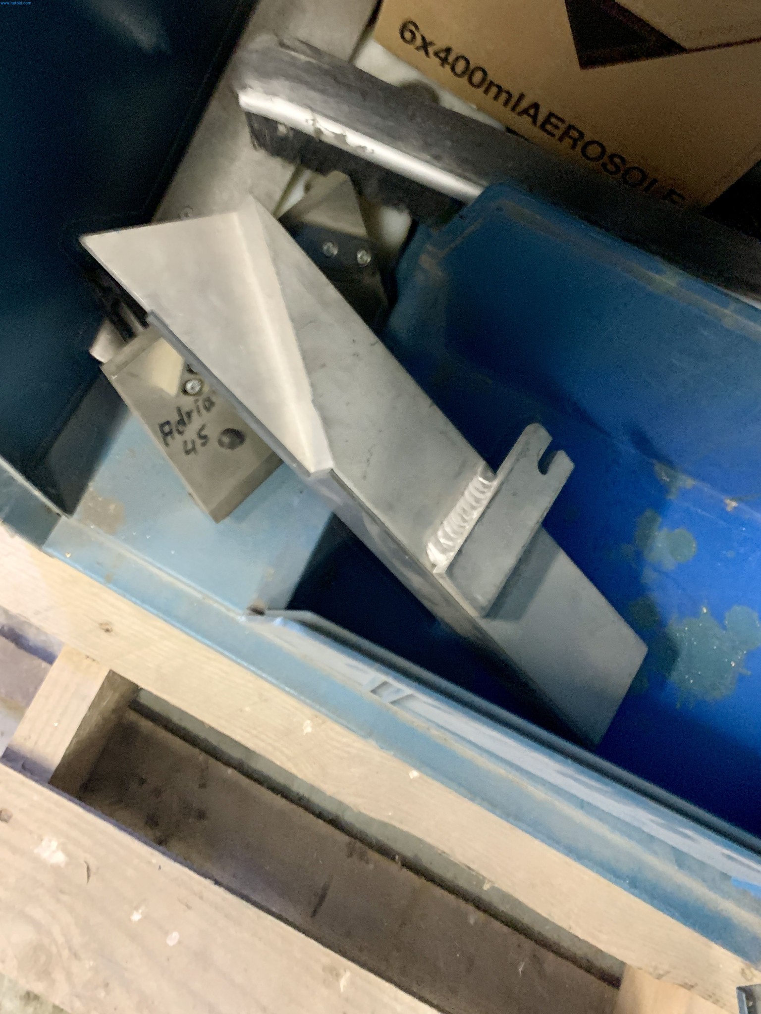 Sale of a complete warehouse of machinery for the glass industry in Spain-6