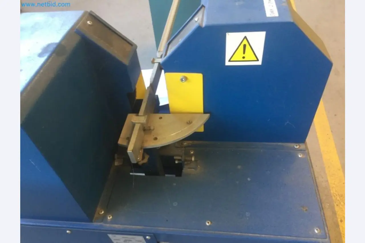 Sale of a complete warehouse of machinery for the glass industry in Spain-7