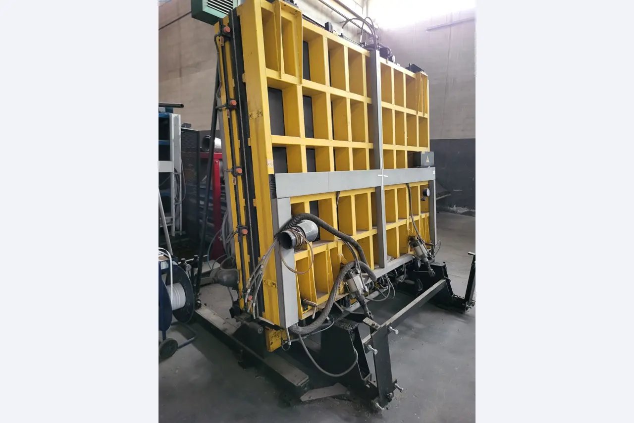 Sale of a complete warehouse of machinery for the glass industry in Spain-10