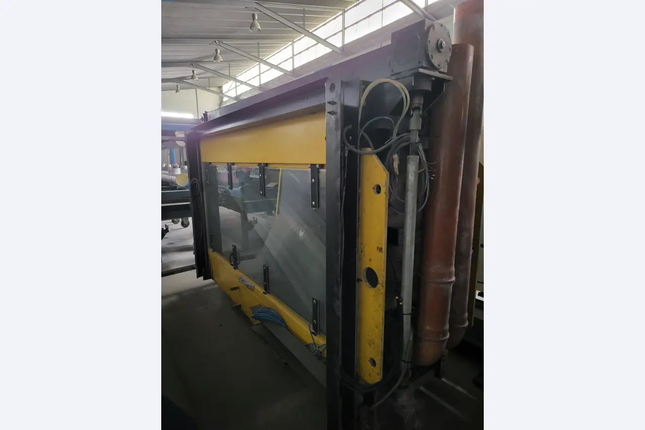 Sale of a complete warehouse of machinery for the glass industry in Spain-12