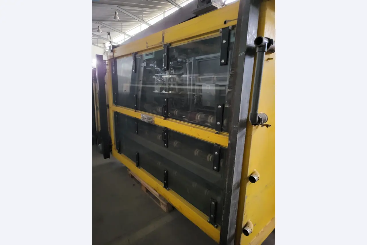 Sale of a complete warehouse of machinery for the glass industry in Spain-3