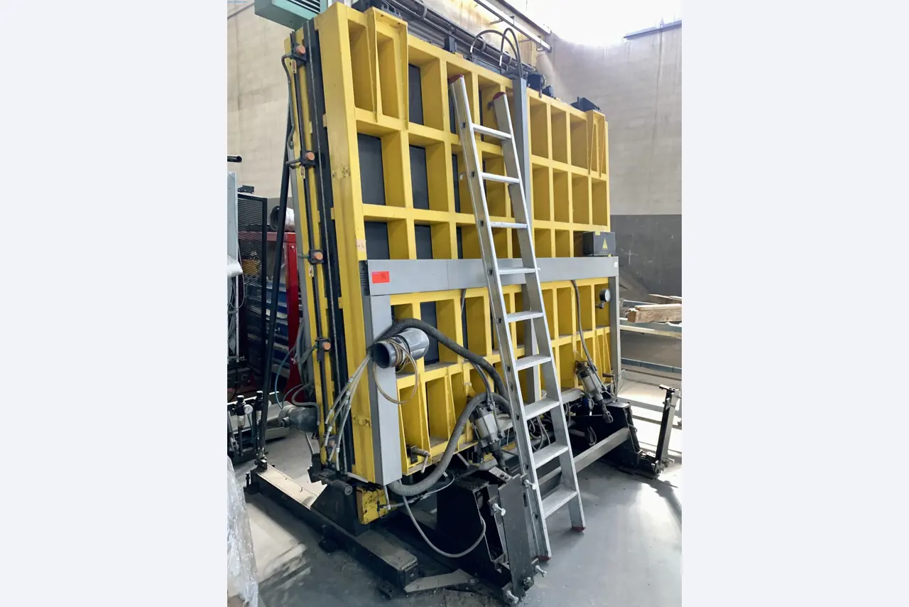 Sale of a complete warehouse of machinery for the glass industry in Spain-5