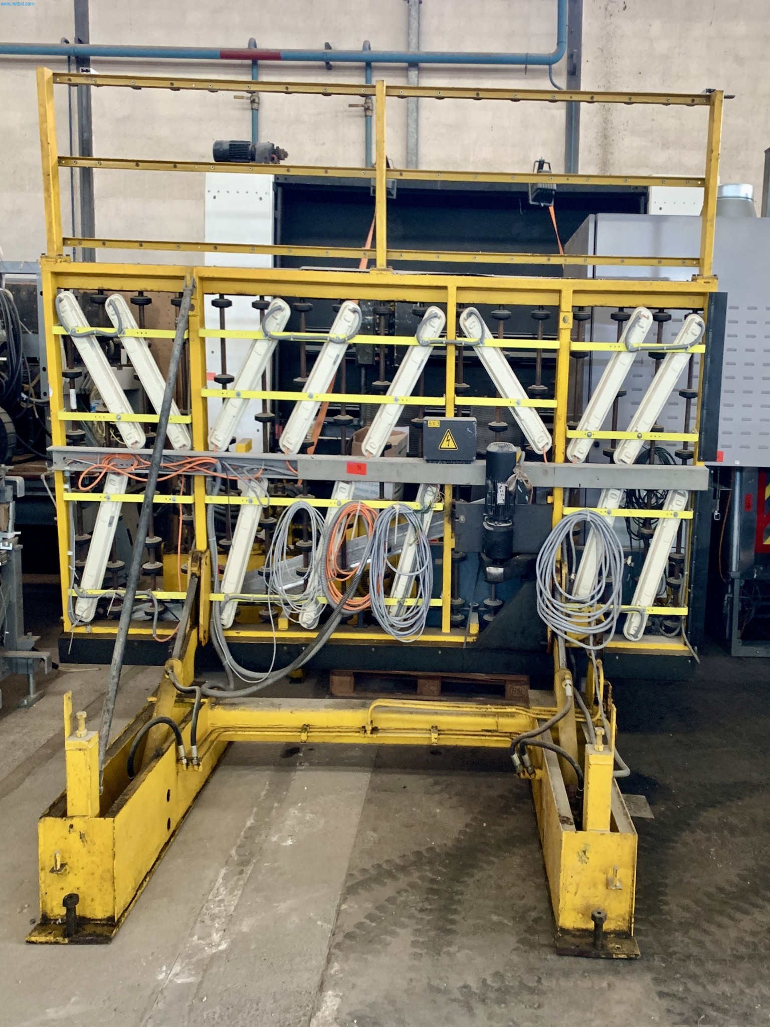 Sale of a complete warehouse of machinery for the glass industry in Spain-6