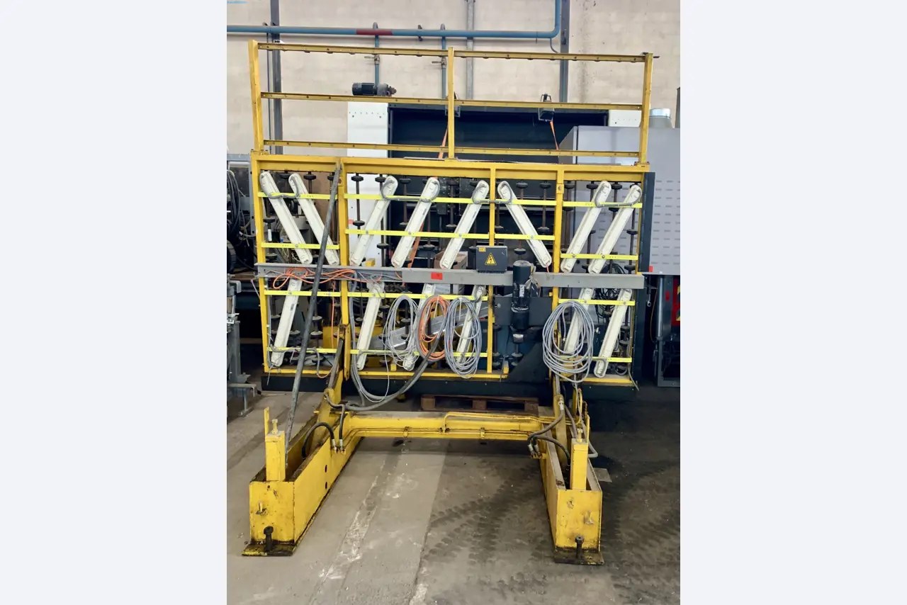 Sale of a complete warehouse of machinery for the glass industry in Spain-6