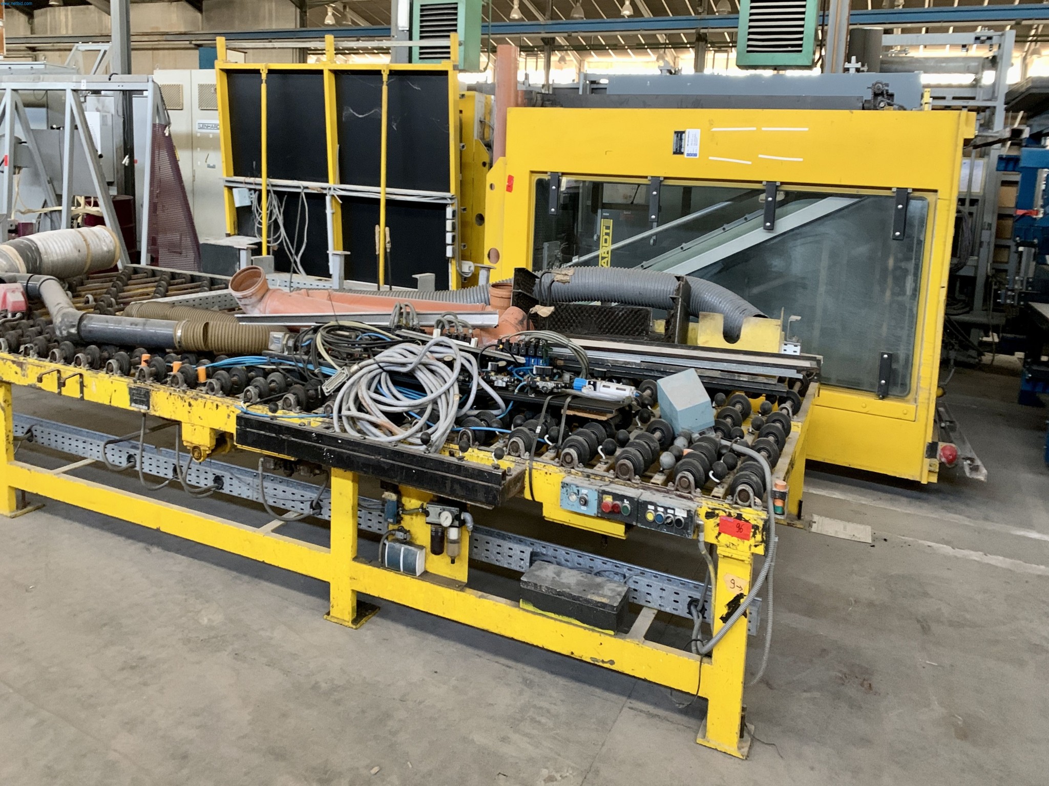 Sale of a complete warehouse of machinery for the glass industry in Spain-7